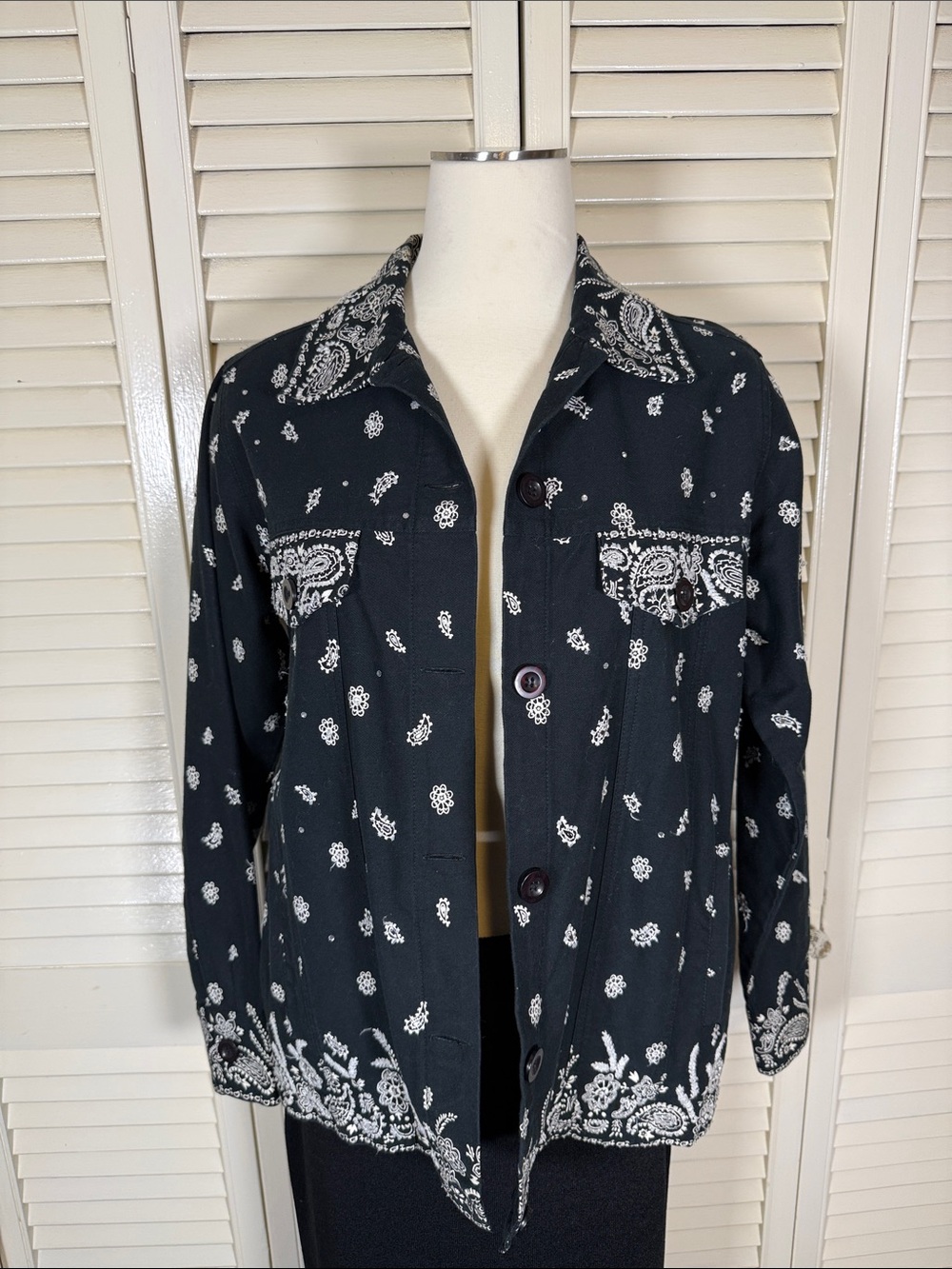 Quacker Factory Beaded Bandana Jacket Black White Paisley Western Shacket Small